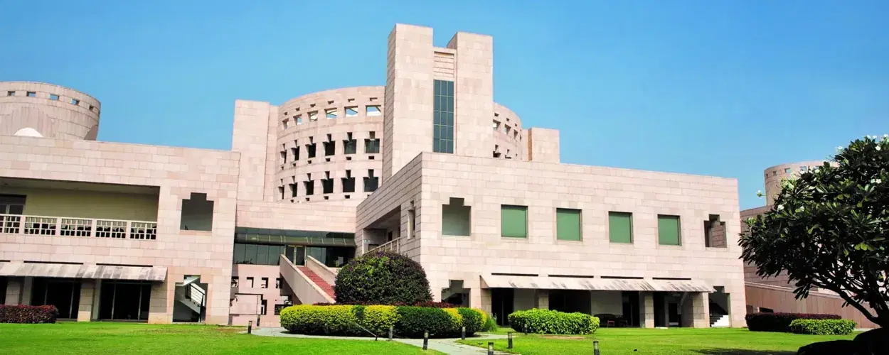 Post Graduate Programme in Management for Working Professionals (PGP PRO)